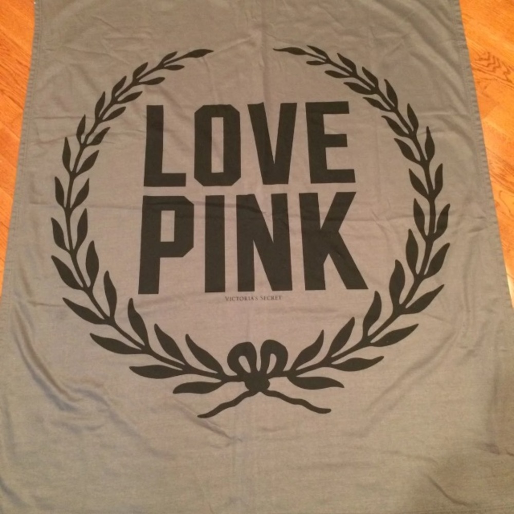 ❌SOLD on Mercari ❌Victoria's Secret Blanket